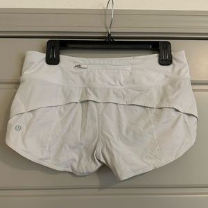 LuLuLemon 6 Reg Women’s Shorts - White